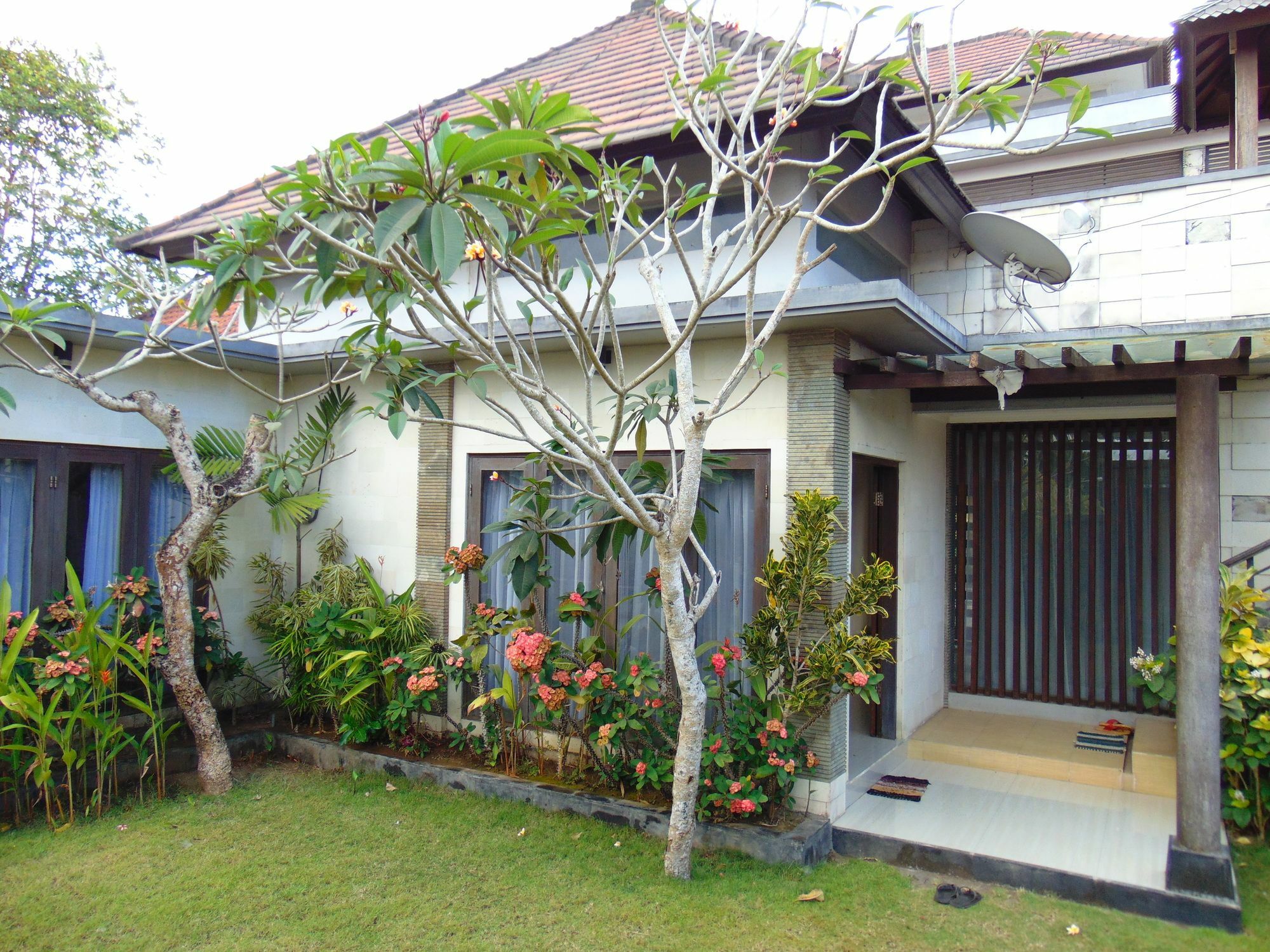 Baik Baik Homestay Pecatu Buitenkant foto